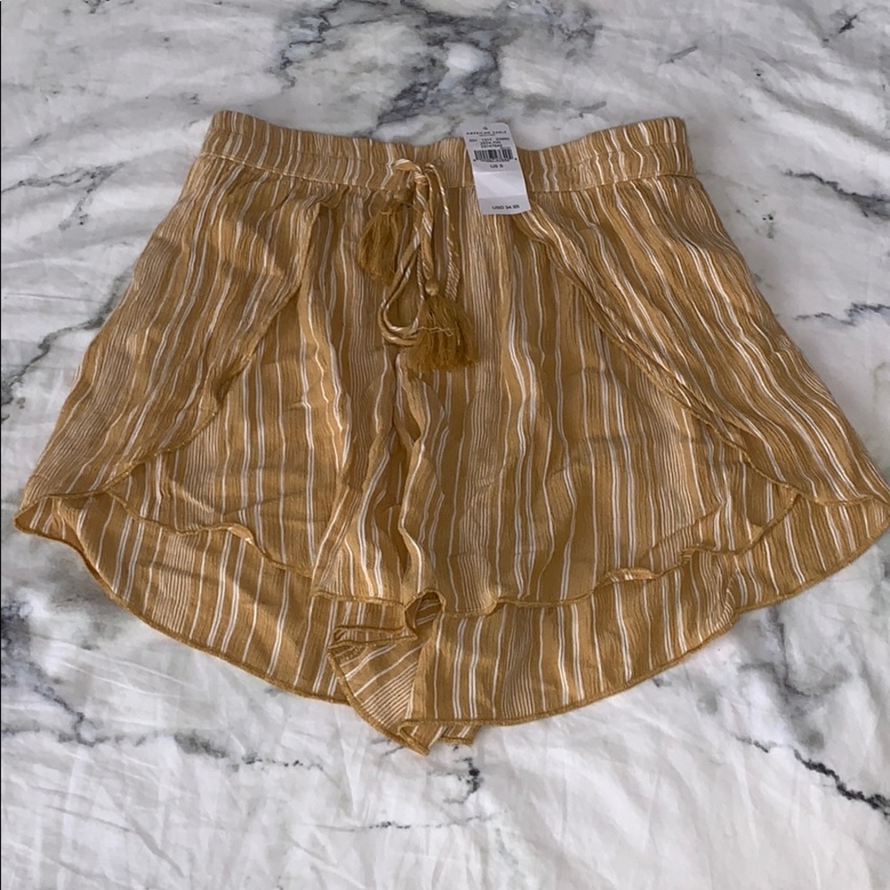 American eagle flowy shorts
